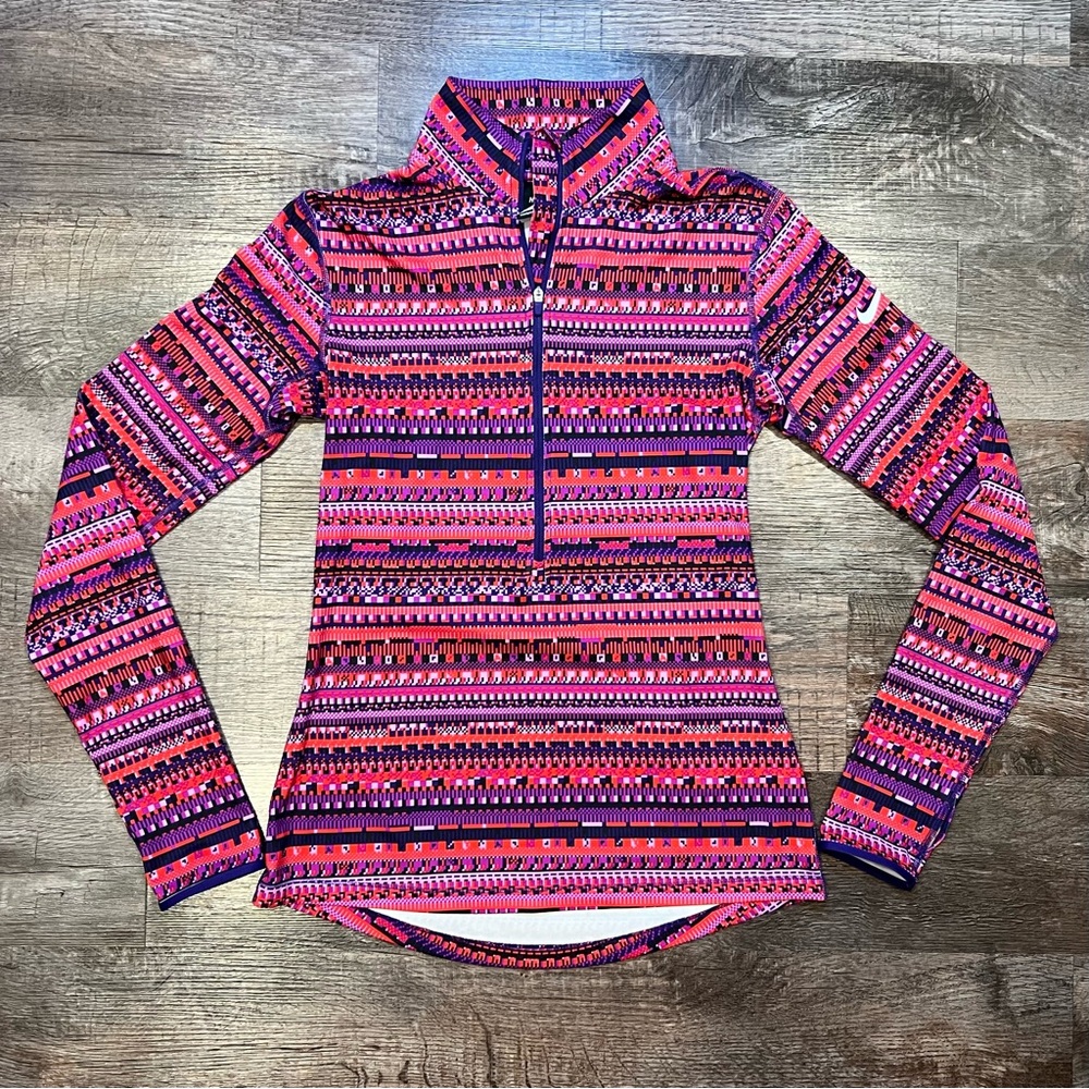 NWOT Nike Pro Women’s Dri Fit Aztec Design Half Zip Thumb Holes Medium